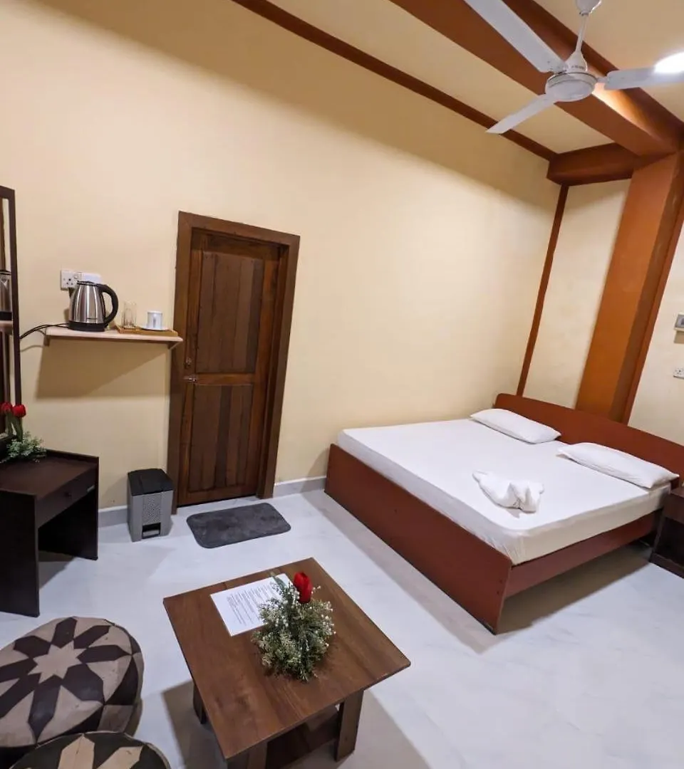 Hotel Wood Land Airport Residences Seeduwa