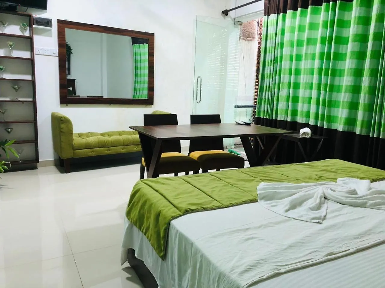 Hotel Wood Land Airport Residences Seeduwa